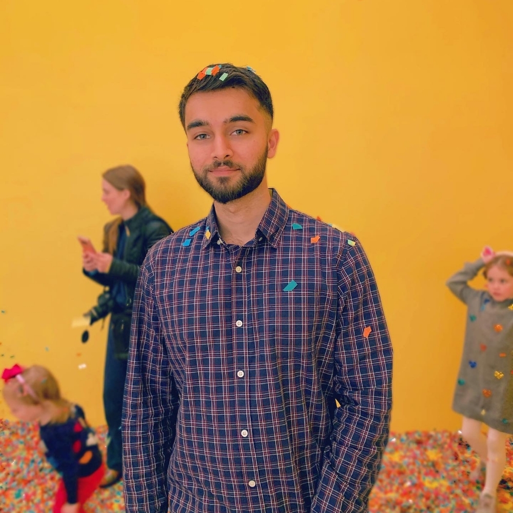 Meet your Posher, Akash